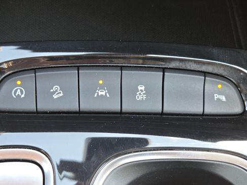 Used 2023 Buick Envision Essence w/ Sport Touring Package AWD/4WD image 8