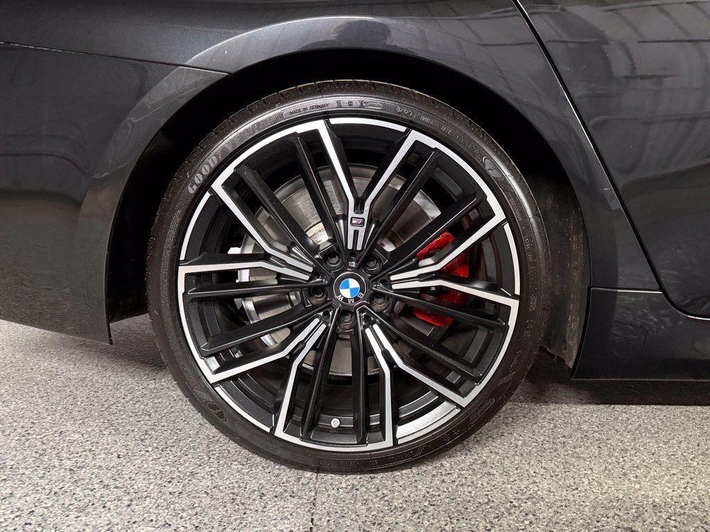 Used 2023 BMW M550i xDrive w/ Executive Package AWD/4WD image 9