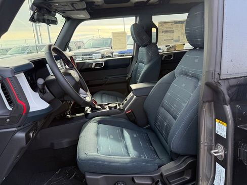 New 2025 Ford Bronco Heritage Edition image 5