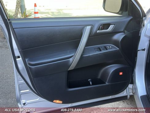 Used 2009 Toyota Highlander Sport AWD/4WD image 17