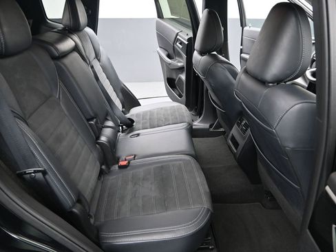 Used 2024 Mitsubishi Outlander SE image 23