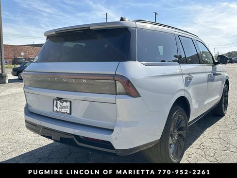 New 2026 Lincoln Navigator Reserve w/ Jet Appearance Package AWD/4WD image 7