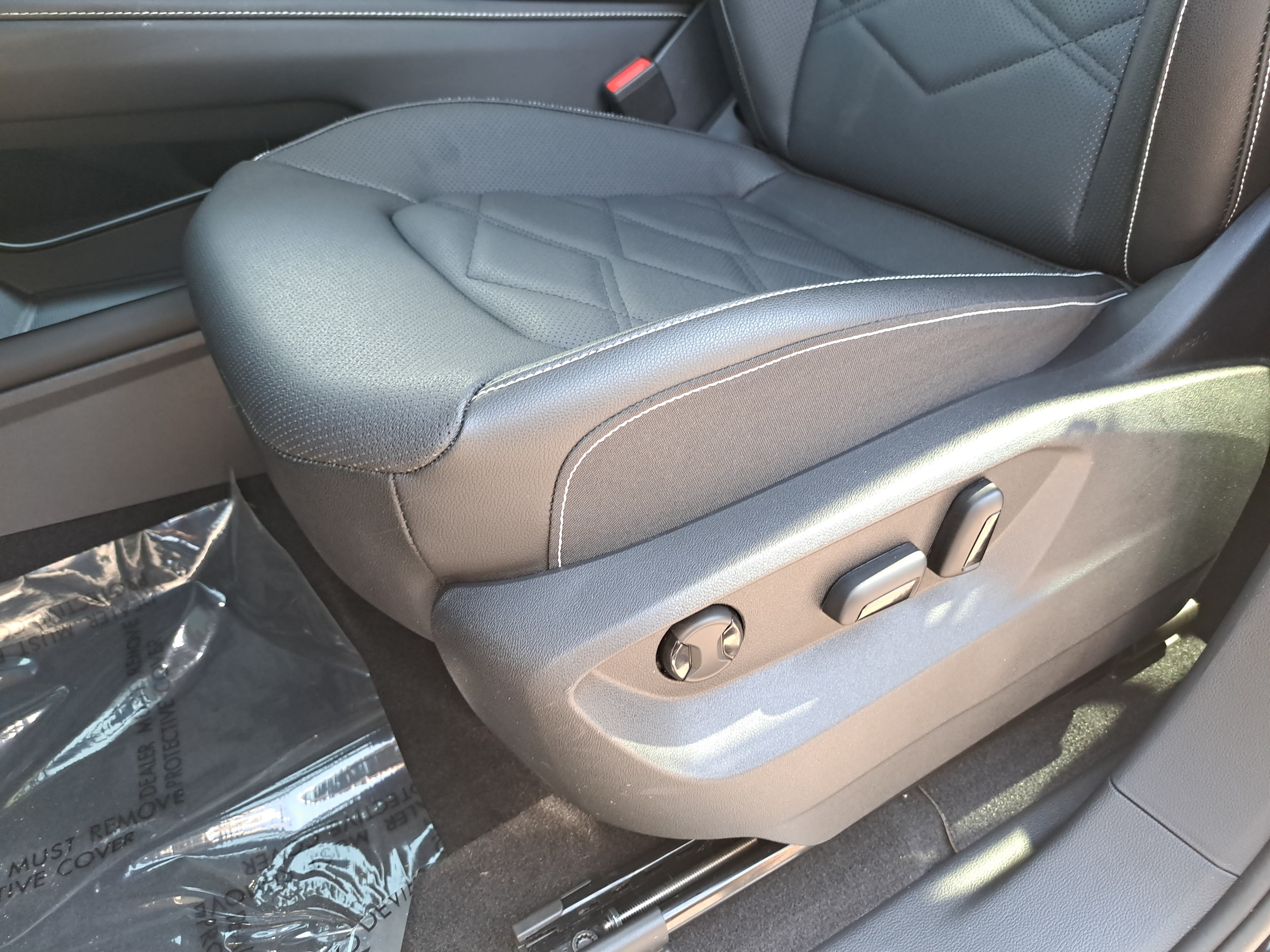 Used 2026 Volkswagen Atlas SE w/ Panoramic Sunroof Package FWD image 31