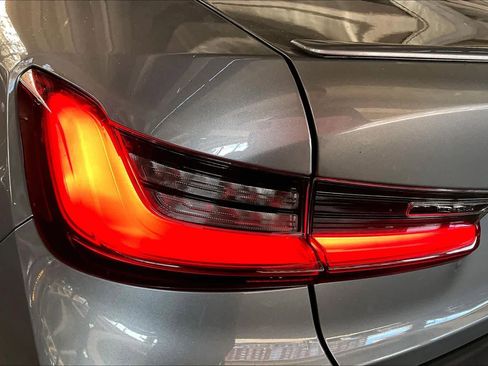 Used 2023 BMW 330i Sedan w/ M Sport Package image 29