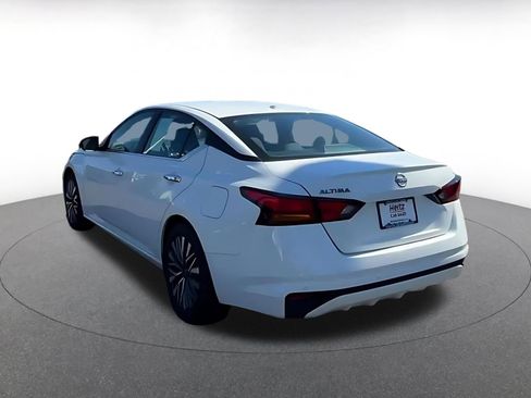 Used 2025 Nissan Altima 2.5 SV image 11