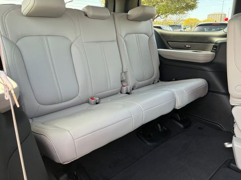 New 2026 Jeep Grand Wagoneer image 5