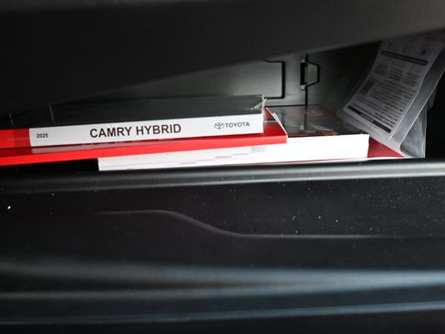 Used 2025 Toyota Camry SE AWD (Natl) image 35