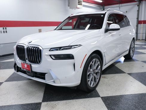 Used 2024 BMW X7 xDrive40i w/ Premium Package AWD/4WD image 5