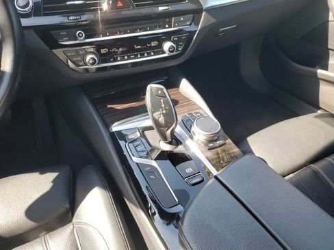 Used 2018 BMW 530e w/ Premium Package 2 image 19