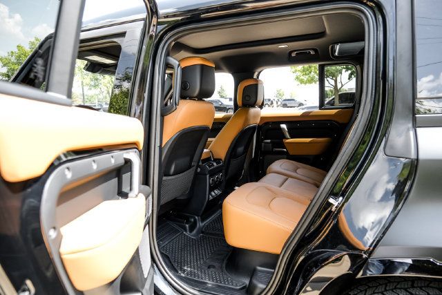Used 2024 Land Rover Defender 110 V8 AWD/4WD image 55