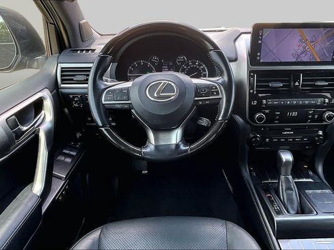 Used 2022 Lexus GX 460 Luxury w/ Sport Design Package AWD/4WD image 6