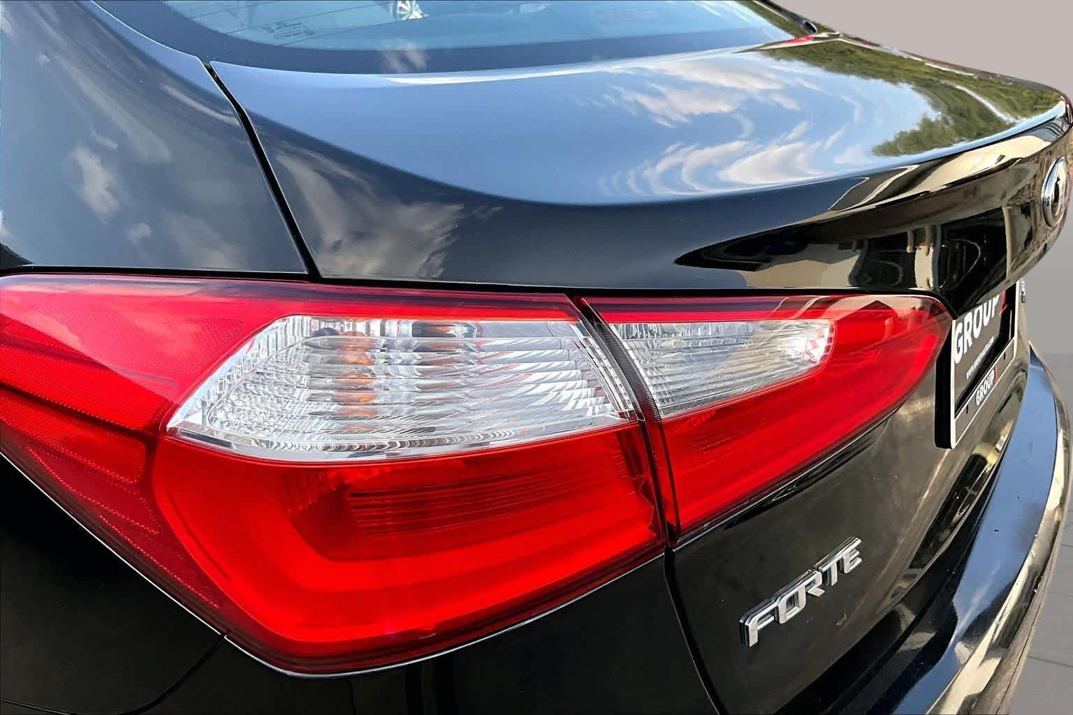 Used 2015 Kia Forte EX FWD image 27