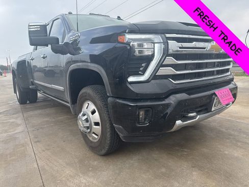 Used 2025 Chevrolet Silverado 3500 High Country w/ High Country Premium Package image 7