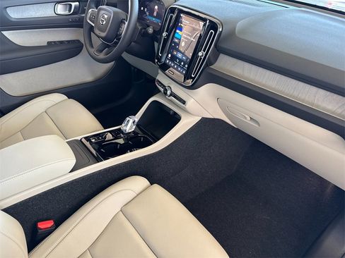 New 2026 Volvo XC40 B4 Plus image 15