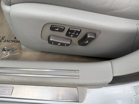 Used 2011 Lexus LS 460 AWD image 33