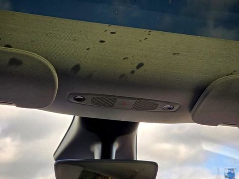 Used 2021 Tesla Model Y Long Range image 32