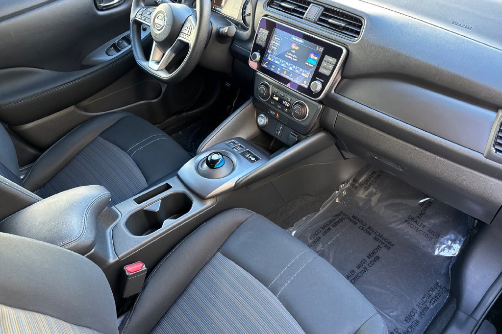Used 2025 Nissan Leaf S FWD image 15