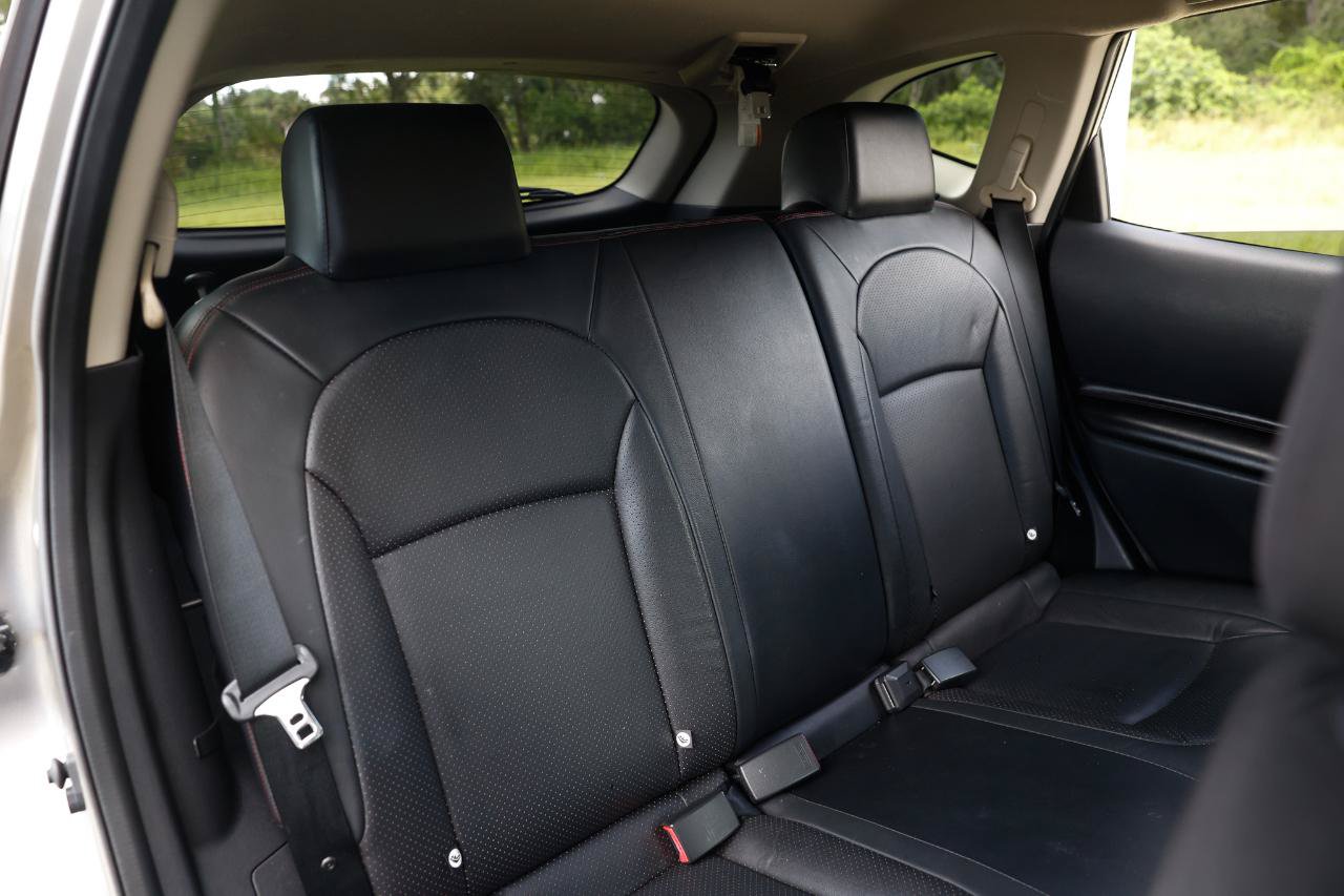 Used 2011 Nissan Rogue SV w/ SL Pkg FWD image 14
