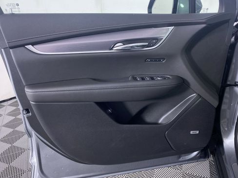 New 2025 Cadillac XT6 Luxury w/ LPO, Blue Accent Package AWD/4WD image 12