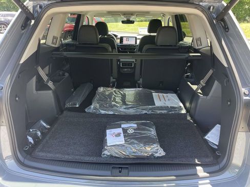 New 2026 Volkswagen Atlas SE FWD image 8