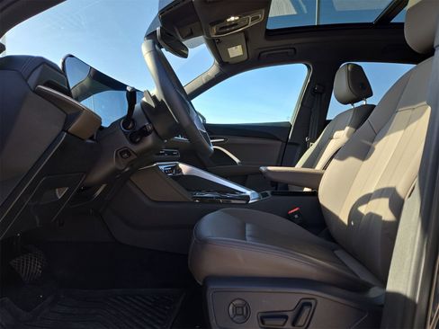 Used 2025 Audi Q5 Premium Plus w/ Premium Plus image 16