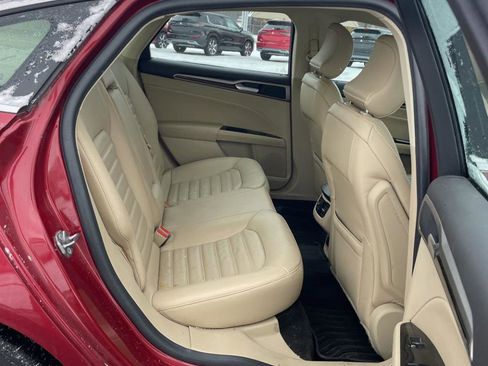 Used 2016 Ford Fusion SE w/ Equipment Group 202A FWD image 17