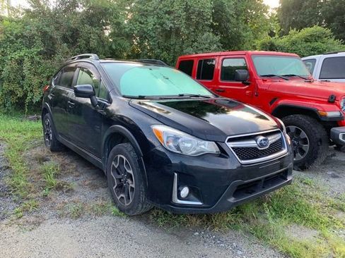 Used 2016 Subaru Crosstrek 2.0i Premium w/ Popular Package #2 AWD/4WD image 2