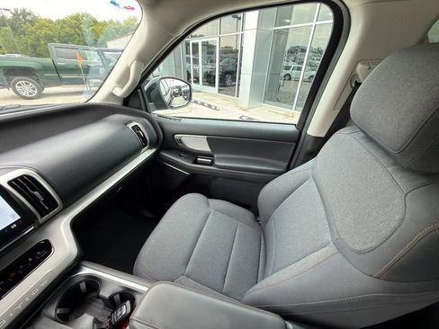 Used 2025 Ford Expedition Active AWD/4WD image 27