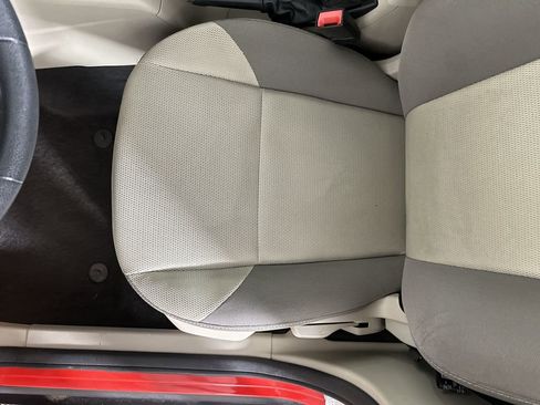Used 2014 Ford Focus SE FWD image 18