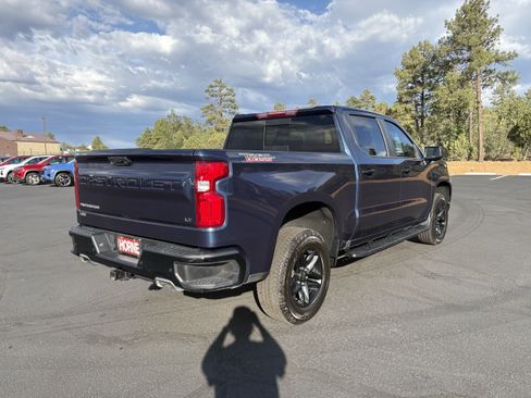 Used 2022 Chevrolet Silverado 1500 LT Trail Boss w/ Convenience Package II AWD/4WD image 9