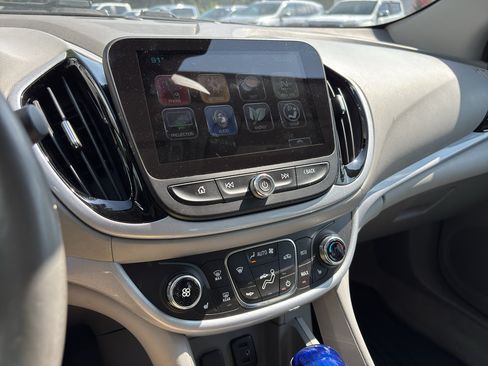 Used 2017 Chevrolet Volt LT w/ Comfort Package FWD image 20