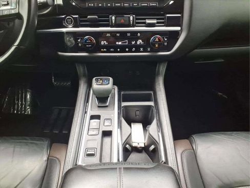 Used 2022 Nissan Pathfinder Platinum w/ Cargo Package image 12