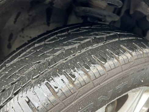 Used 2023 Buick Enclave Premium image 25