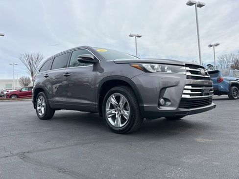 Used 2018 Toyota Highlander Limited image 3