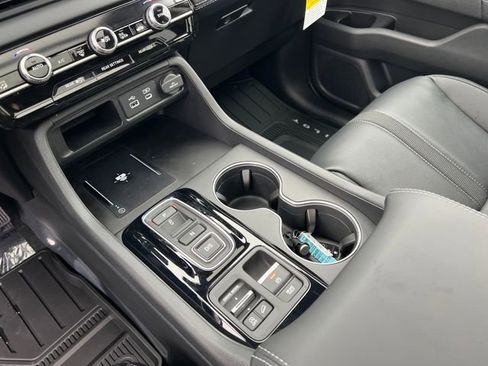 New 2025 Honda Pilot Touring image 26