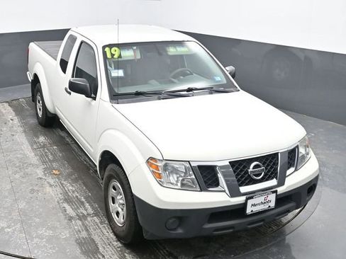 Used 2019 Nissan Frontier S image 17