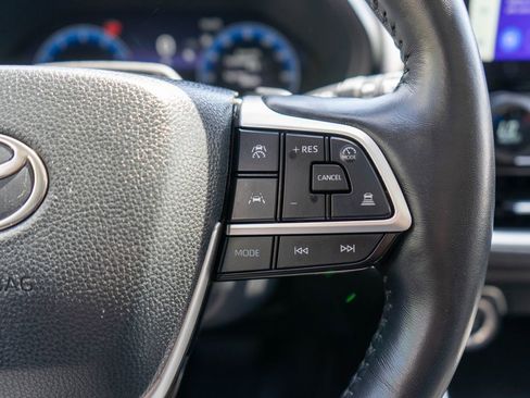 Used 2024 Toyota Grand Highlander AWD image 22