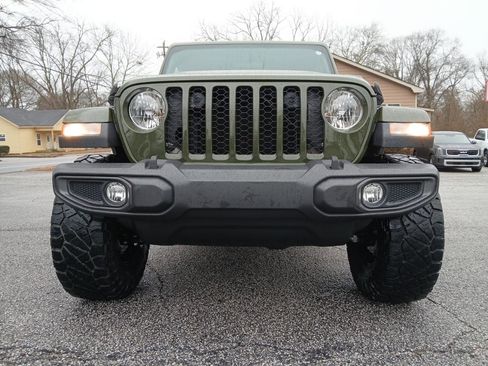 Used 2022 Jeep Gladiator Sport image 3