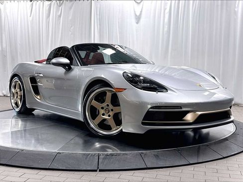 Used 2022 Porsche 718 Boxster RWD image 11