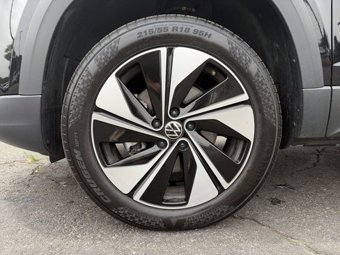 Certified 2024 Volkswagen Taos SE AWD/4WD image 14