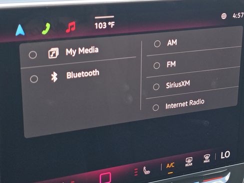 New 2025 Volkswagen Tiguan SE image 24