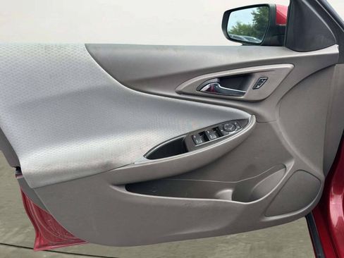 Used 2016 Chevrolet Malibu LT FWD image 9