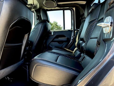 Used 2021 Jeep Gladiator Overland image 24