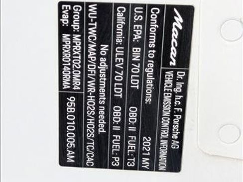 Used 2021 Porsche Macan image 25