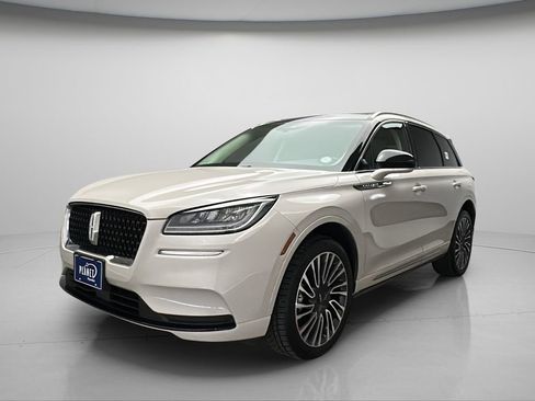 Used 2021 Lincoln Corsair AWD w/ Sport Package image 2