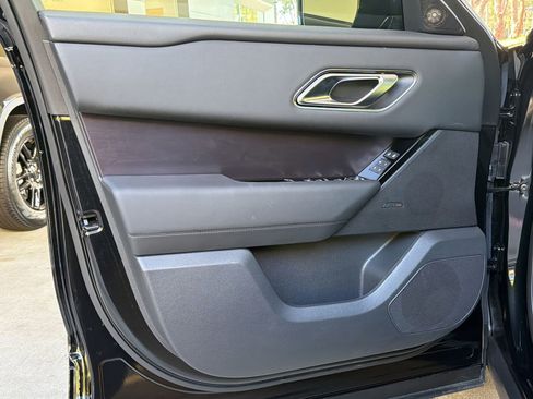 Certified 2026 Land Rover Range Rover Velar Dynamic SE AWD/4WD image 22