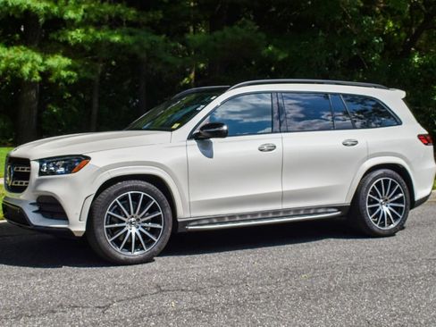 Used 2020 Mercedes-Benz GLS 580 4MATIC image 2