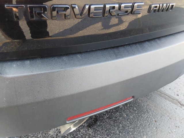 Used 2023 Chevrolet Traverse RS w/ LPO, Floor Liner Package AWD/4WD image 6
