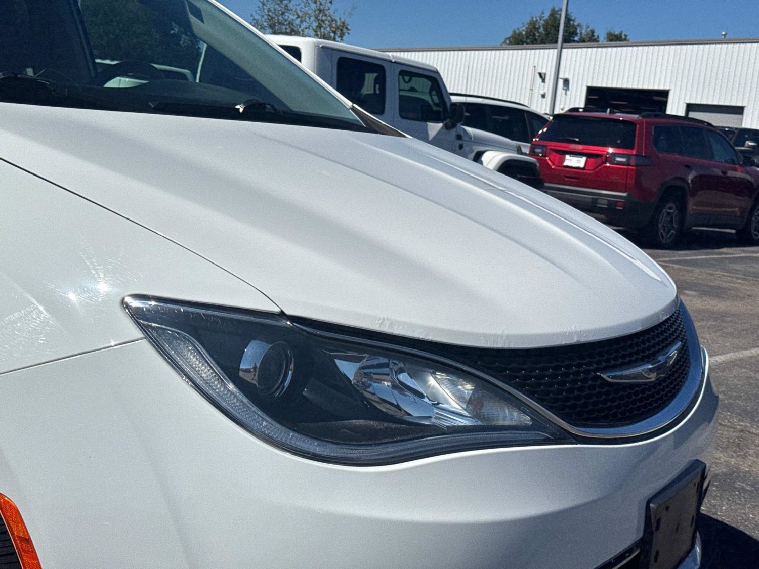 Used 2019 Chrysler Pacifica Touring-L FWD image 13