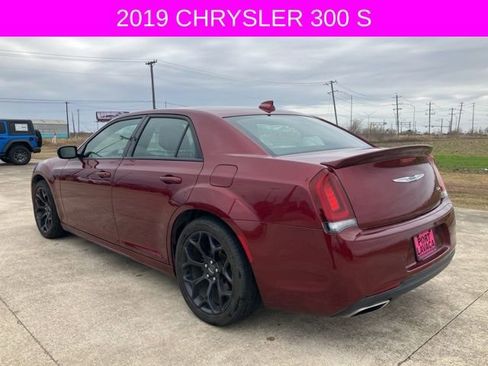 Used 2019 Chrysler 300 S w/ Safetytec Plus Group image 5